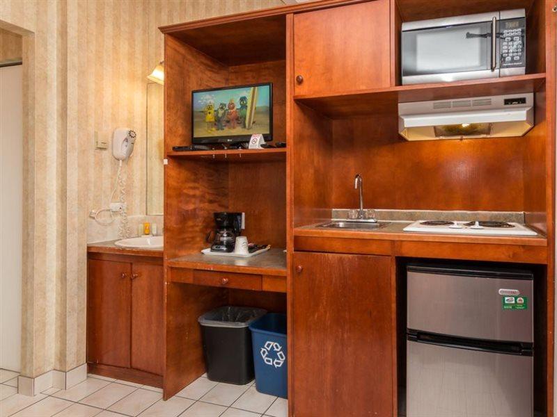 Canadas Best Value Inn YYC Buitenkant foto