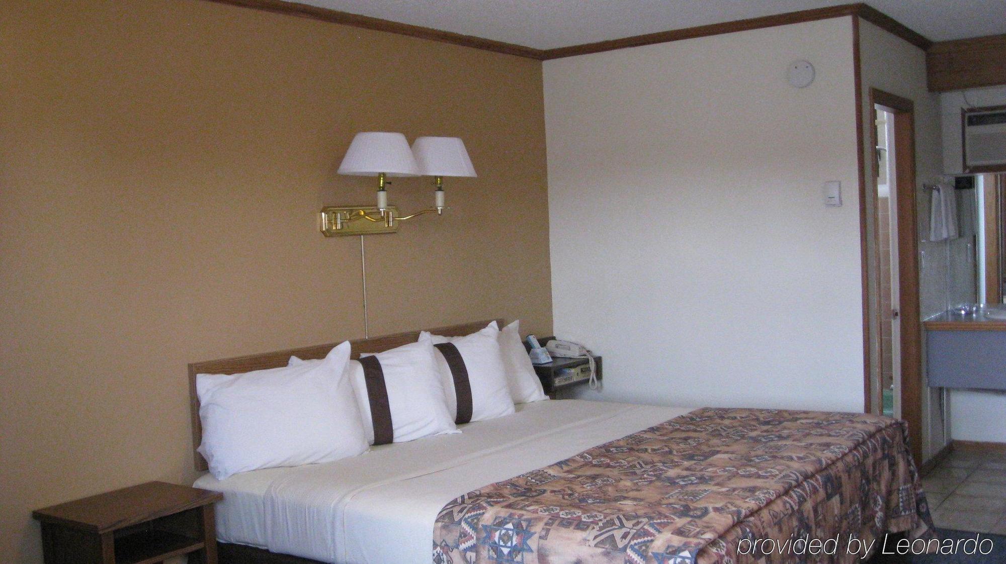 Canadas Best Value Inn YYC Kamer foto