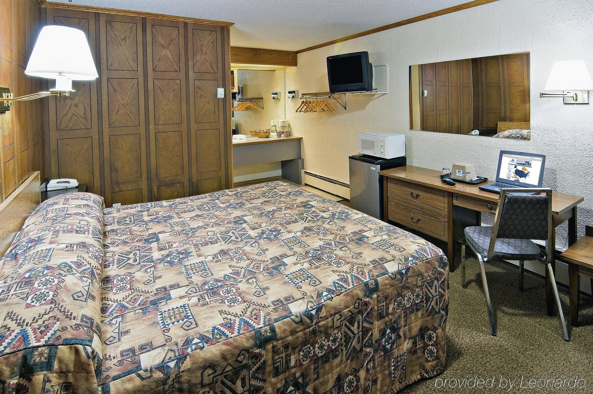 Canadas Best Value Inn YYC Kamer foto