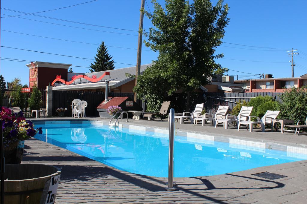 Canadas Best Value Inn YYC Buitenkant foto