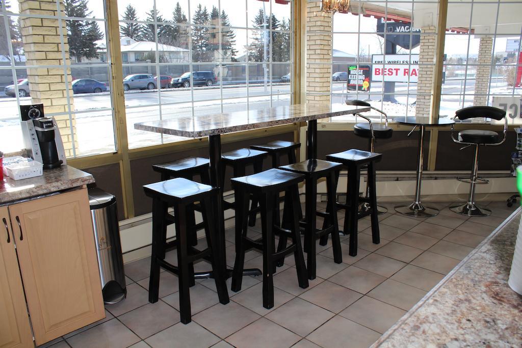 Canadas Best Value Inn YYC Buitenkant foto