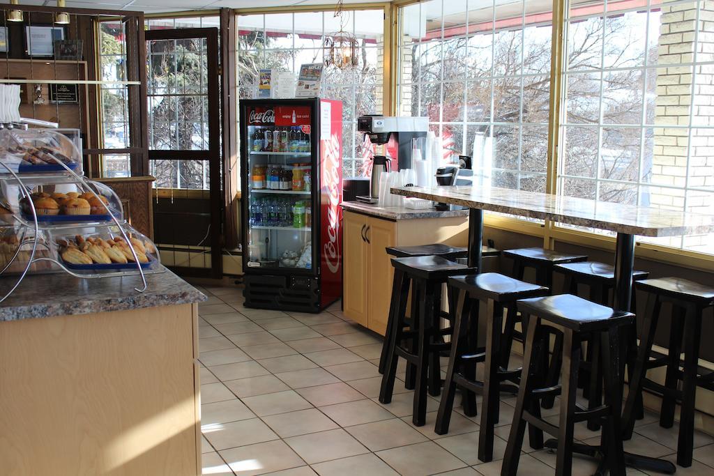 Canadas Best Value Inn YYC Buitenkant foto